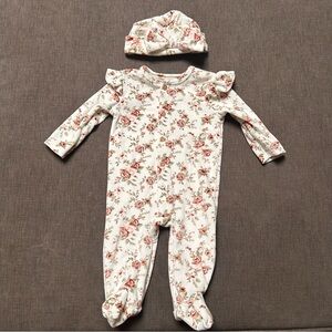 Kyle& Deena soft floral footie with matching hat size 0-3 months